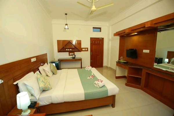 KERALA TOUR - 10 DAY'S